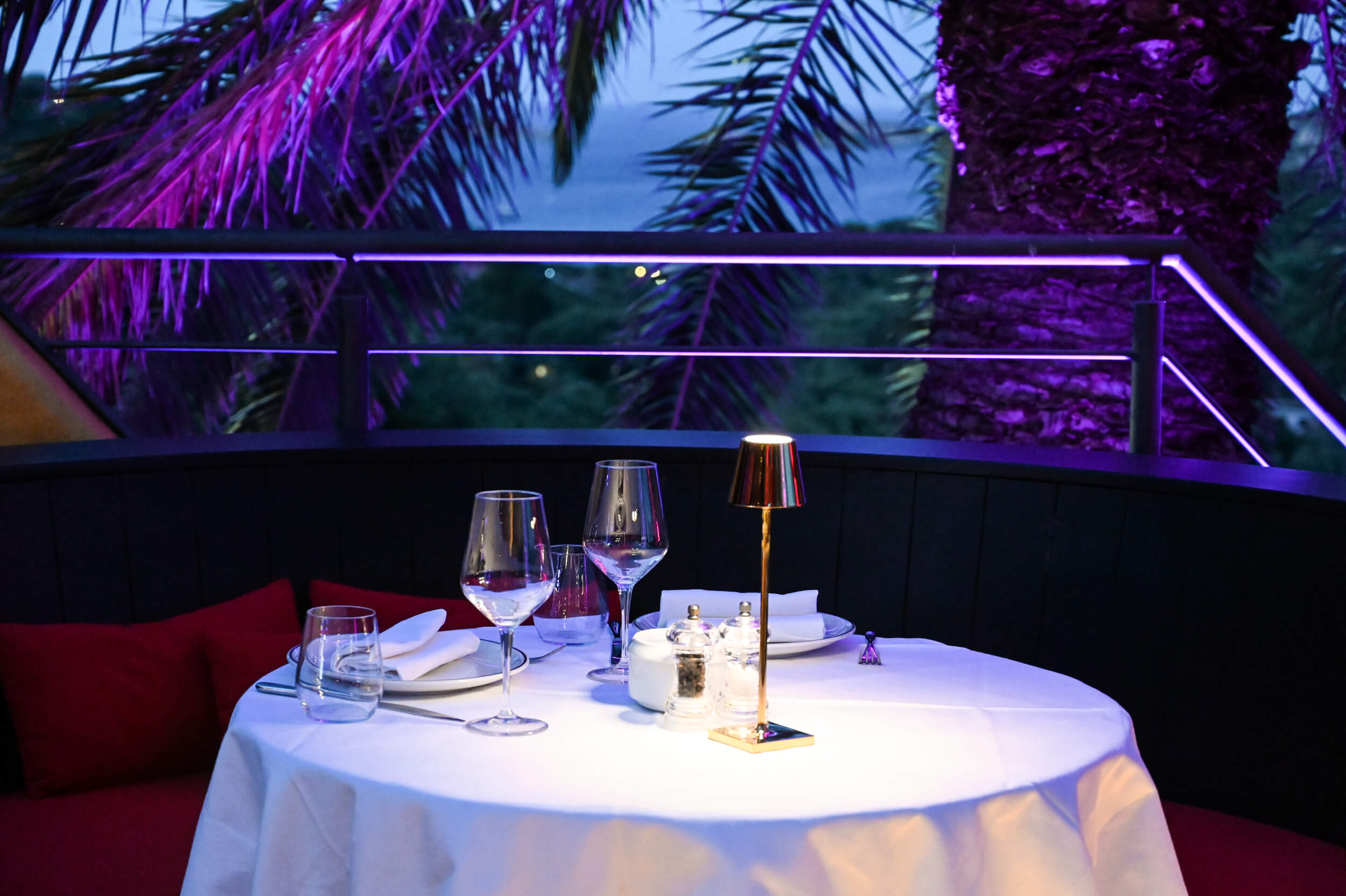 Table setting at Billionaire